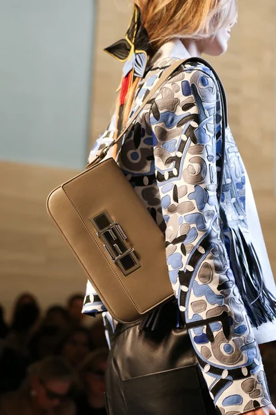 Look 76